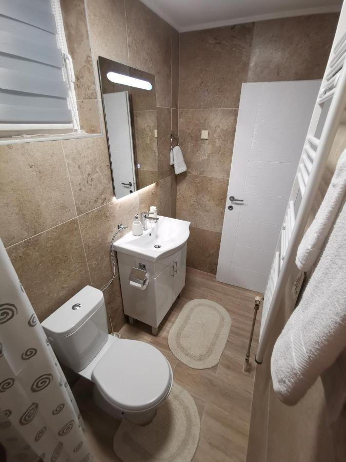 White House Ns Lejlighed Novi Sad Eksteriør billede